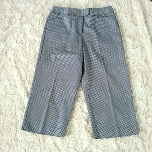 East 5th black/white capris. EXCELLENT condition!!